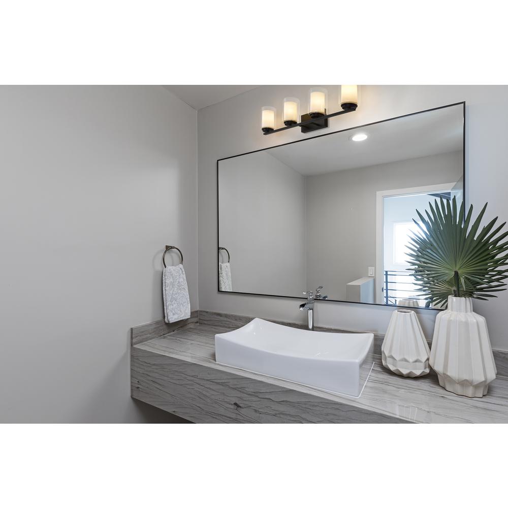 4 Light Vanity. Picture 8