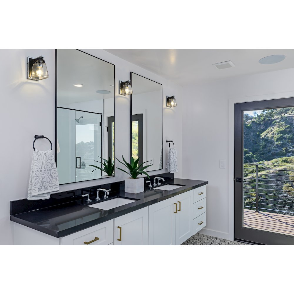 Z-Lite 1 Light Wall Sconce. Picture 4