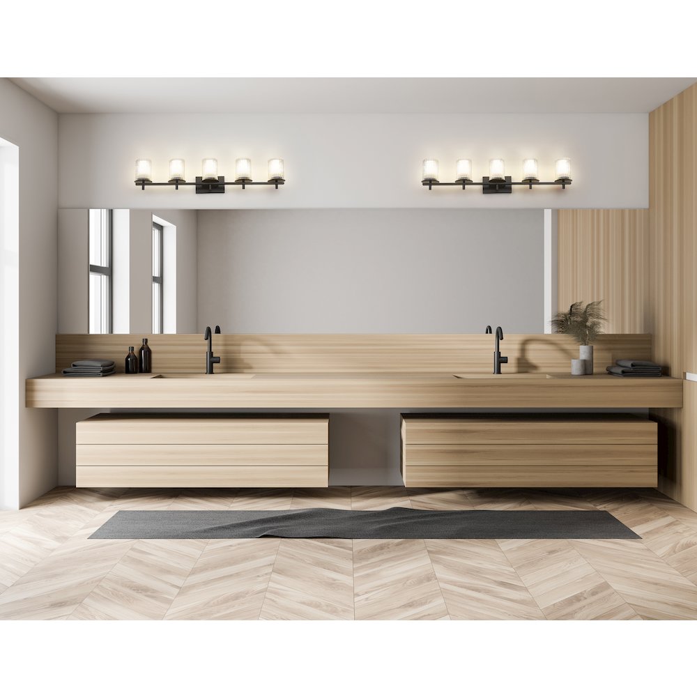 Z-Lite 5 Light Vanity. Picture 6