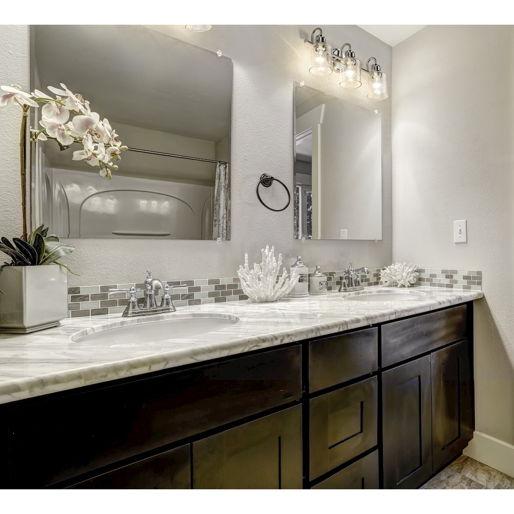 Z-Lite 3 Light Vanity. Picture 7