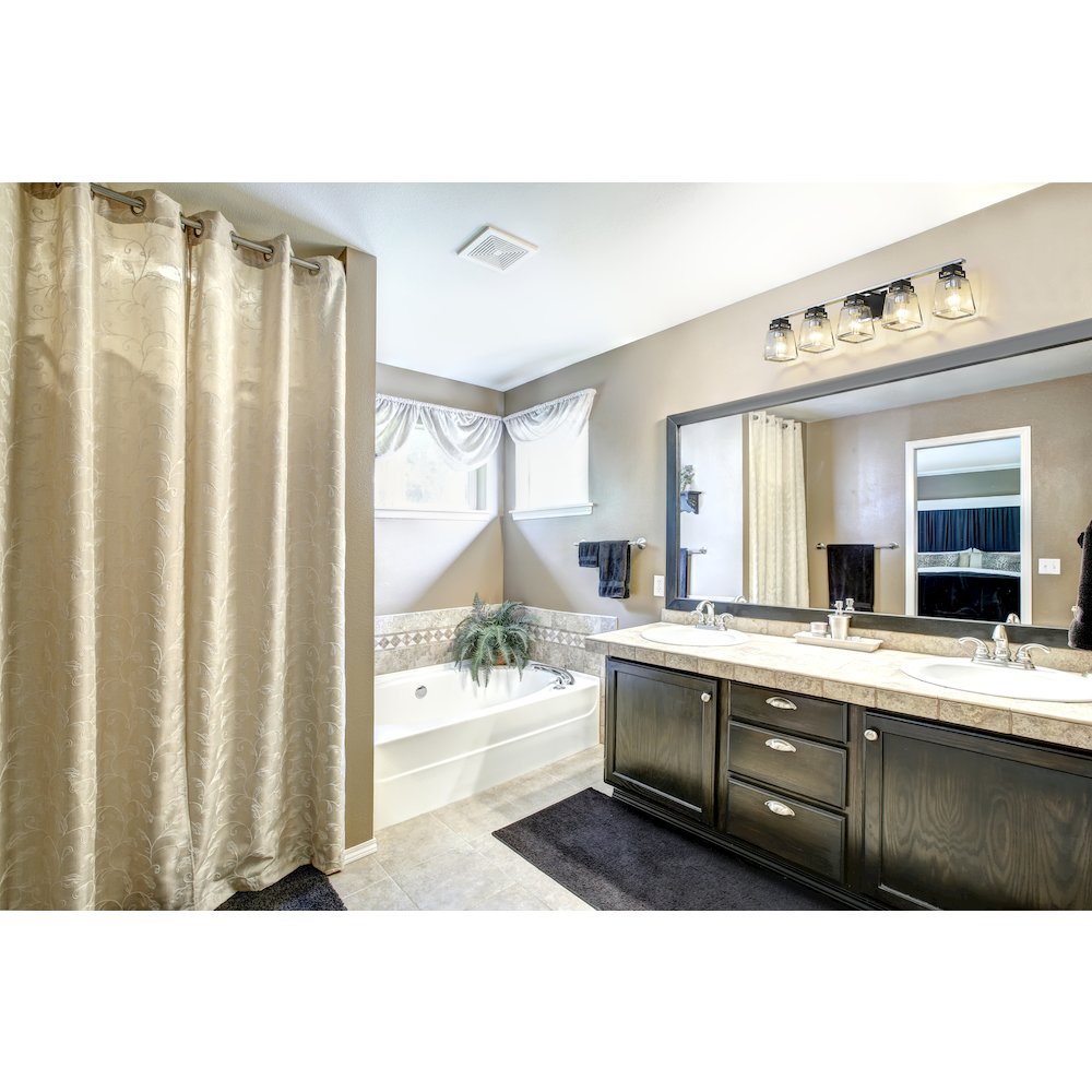 Z-Lite 5 Light Vanity. Picture 4