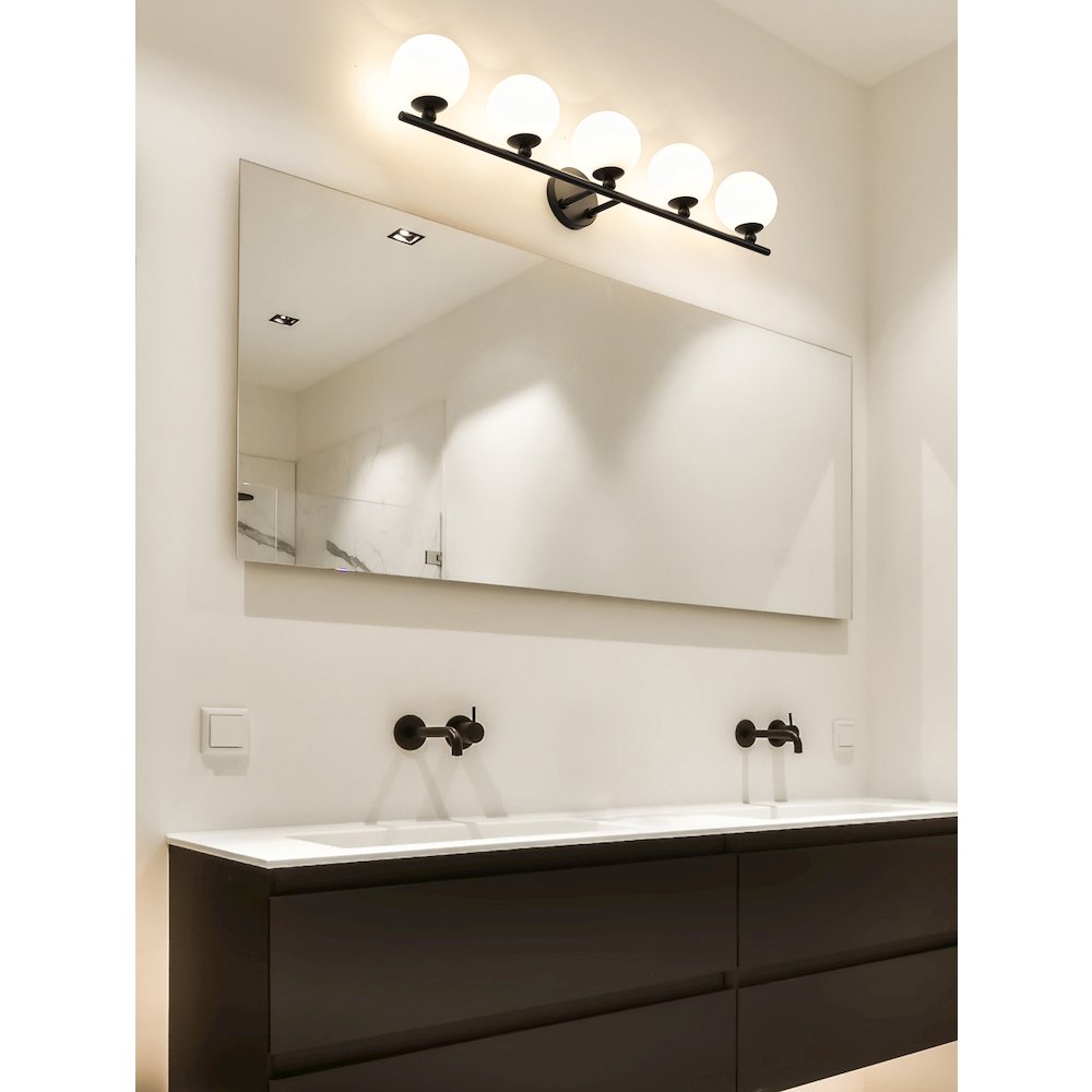 Z-Lite 5 Light Vanity. Picture 6