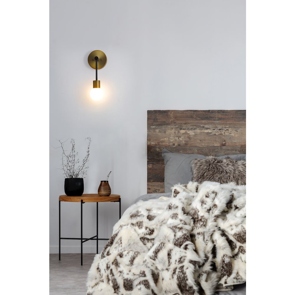 Z-Lite 1 Light Wall Sconce. Picture 6