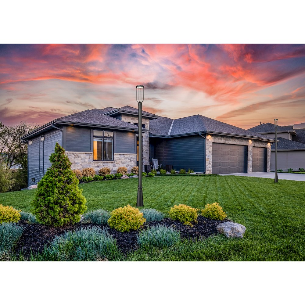 Z-Lite 1 Light Outdoor Post Mounted Fixture. Picture 6