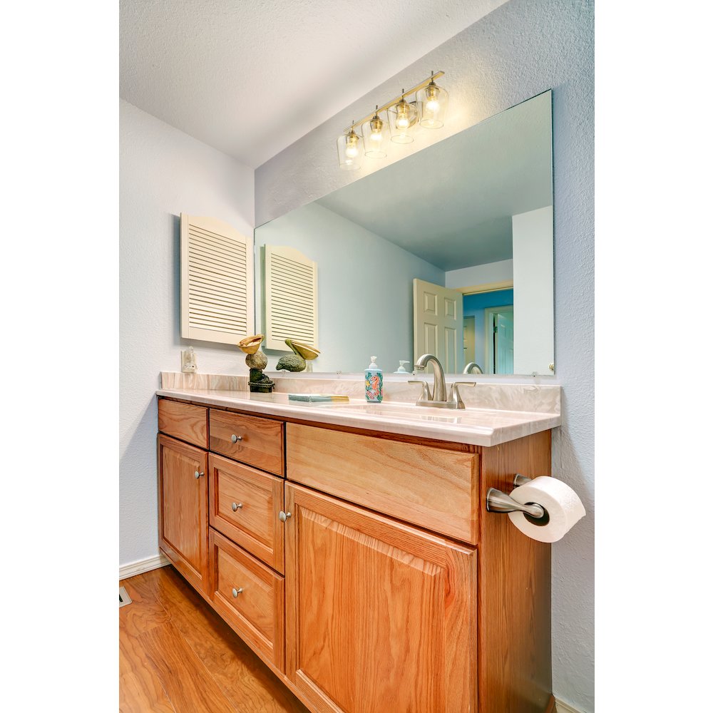 Z-Lite 4 Light Vanity. Picture 7
