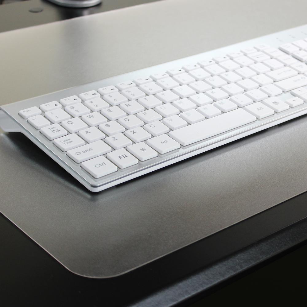Desktex Polycarbonate Desk Pad - 20" x 36". Picture 5