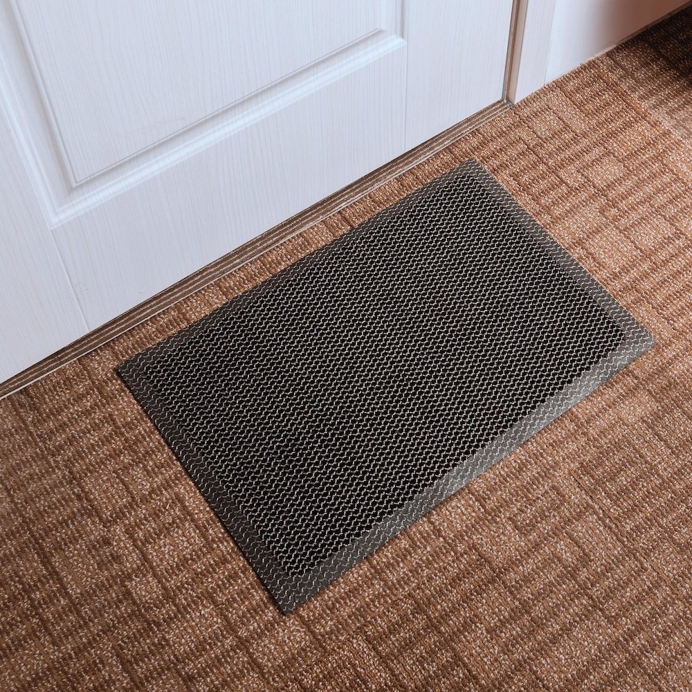 Doortex Meshmat Entrance Mat, Metallic Gray - 20" x 32". Picture 2