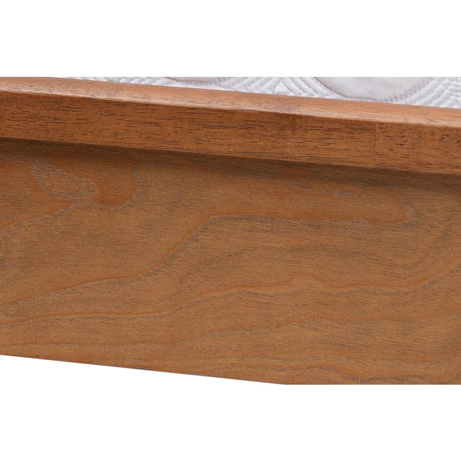 Rattan Queen Size Platform Bed. Picture 6