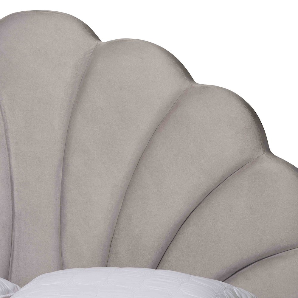 Glam and Luxe Light Grey Velvet Seashell-Headboard Queen Size Platform Bed. Picture 4