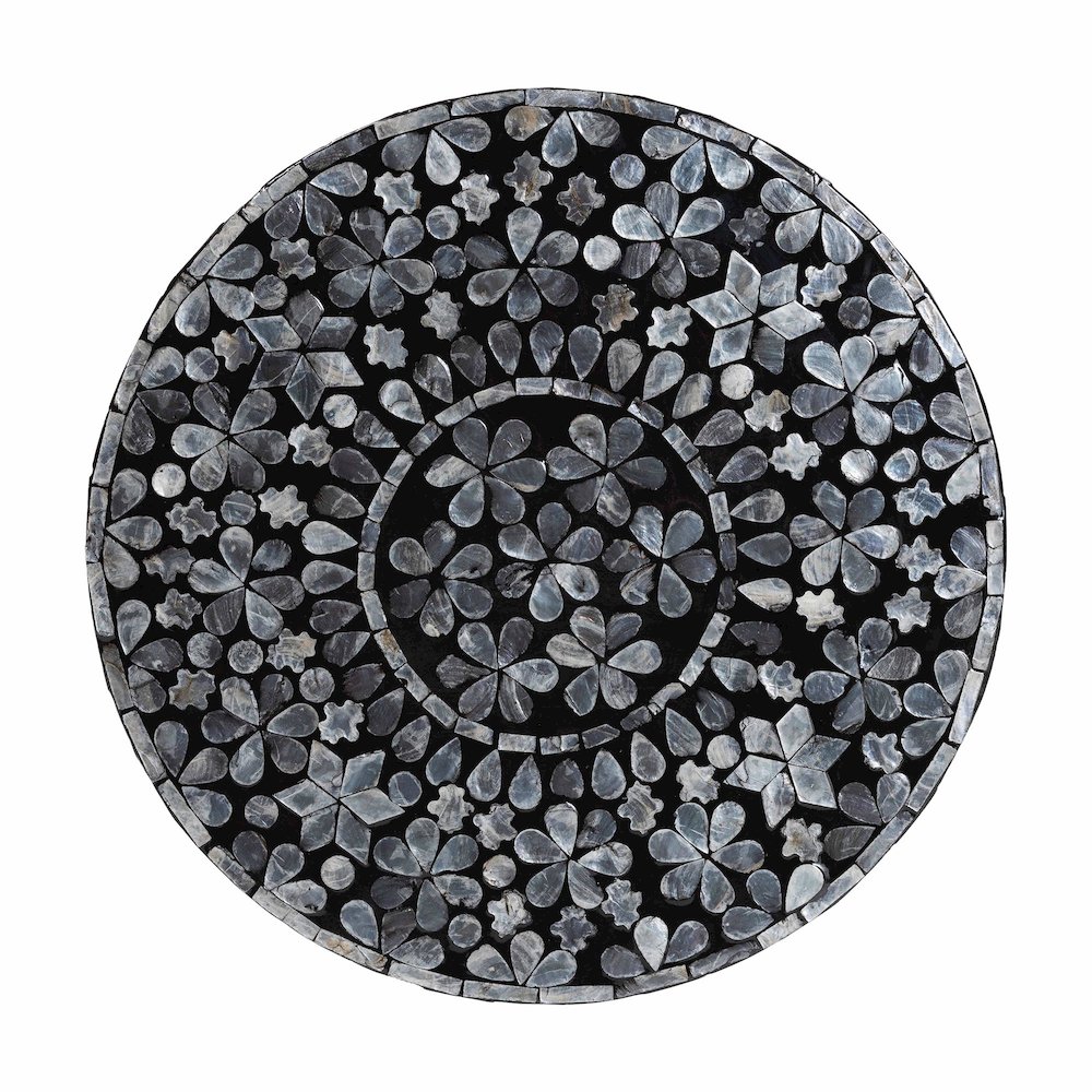 Elara Coastal Black and White Mother of Pearl Capiz Shell End Table. Picture 5