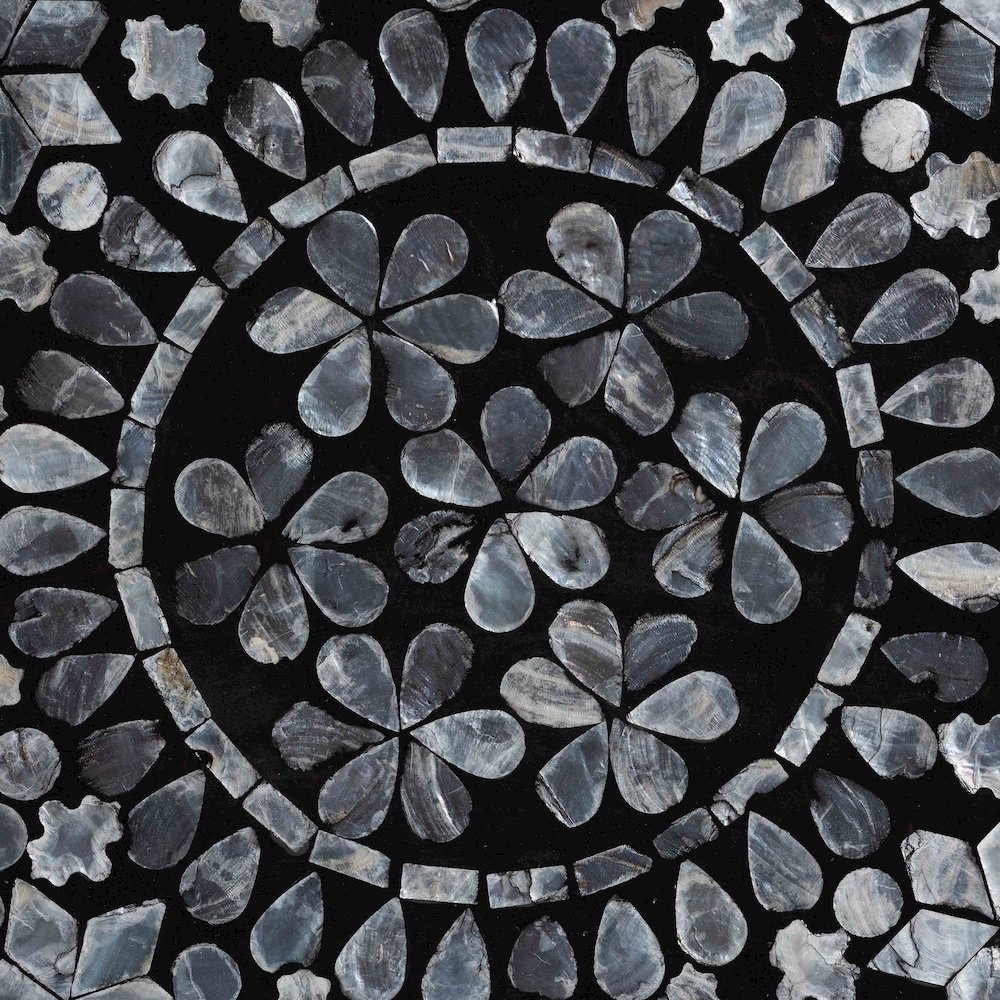 Elara Coastal Black and White Mother of Pearl Capiz Shell End Table. Picture 6