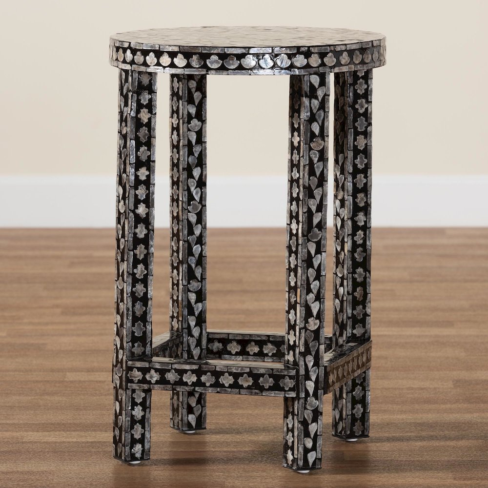 Elara Coastal Black and White Mother of Pearl Capiz Shell End Table. Picture 8