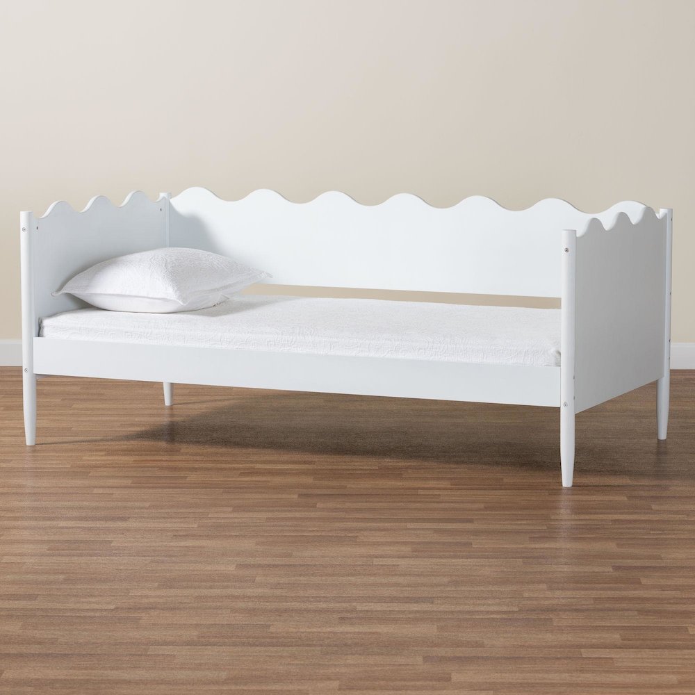 Malaya Modern White Wood Twin Daybed with Scalloped Edges. Picture 8