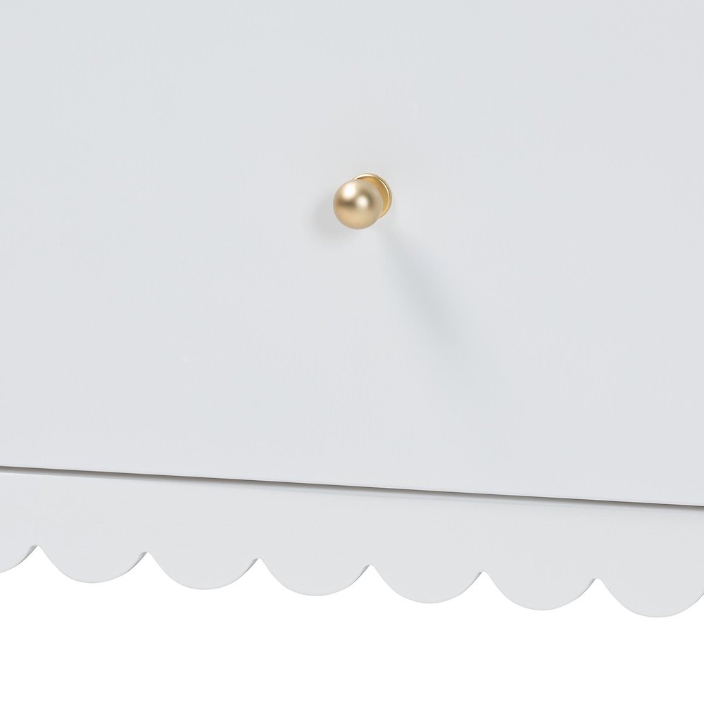 Roni Modern White Wood 4-Drawer Chest with Scalloped Edges. Picture 5