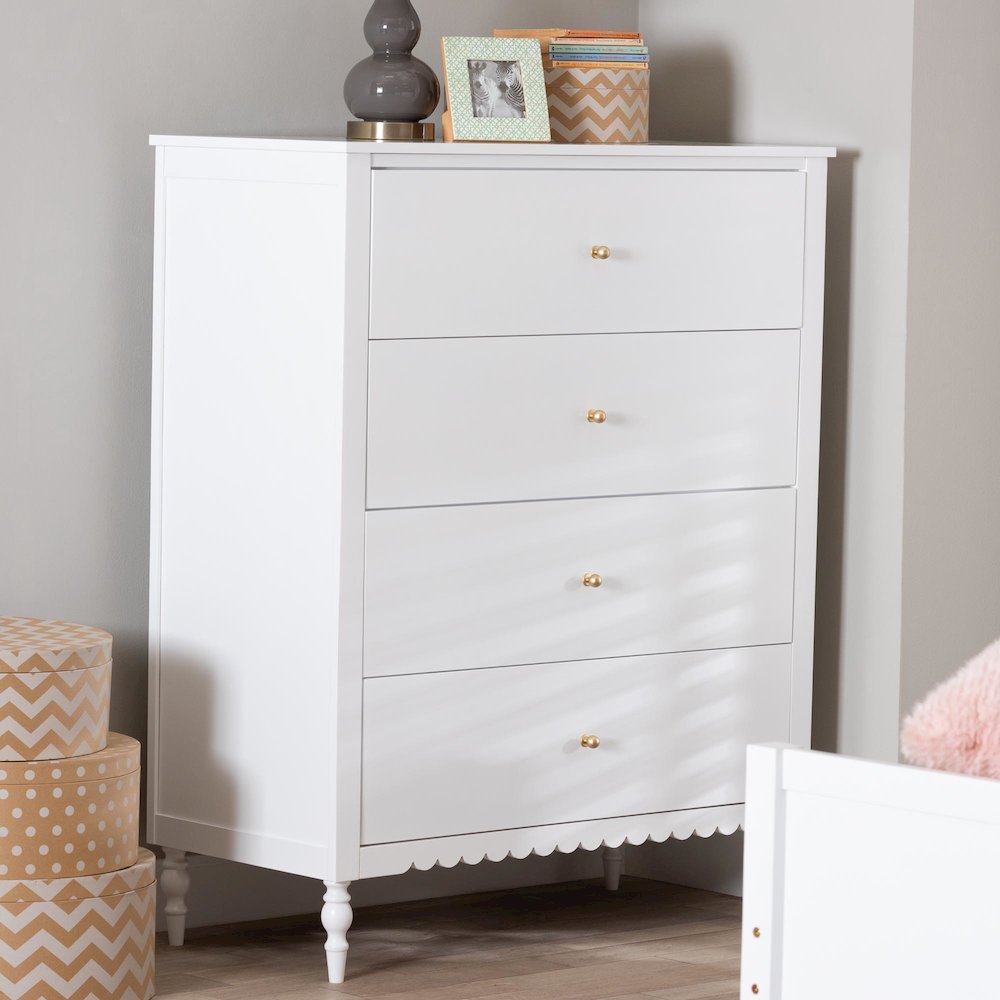 Roni Modern White Wood 4-Drawer Chest with Scalloped Edges. Picture 8