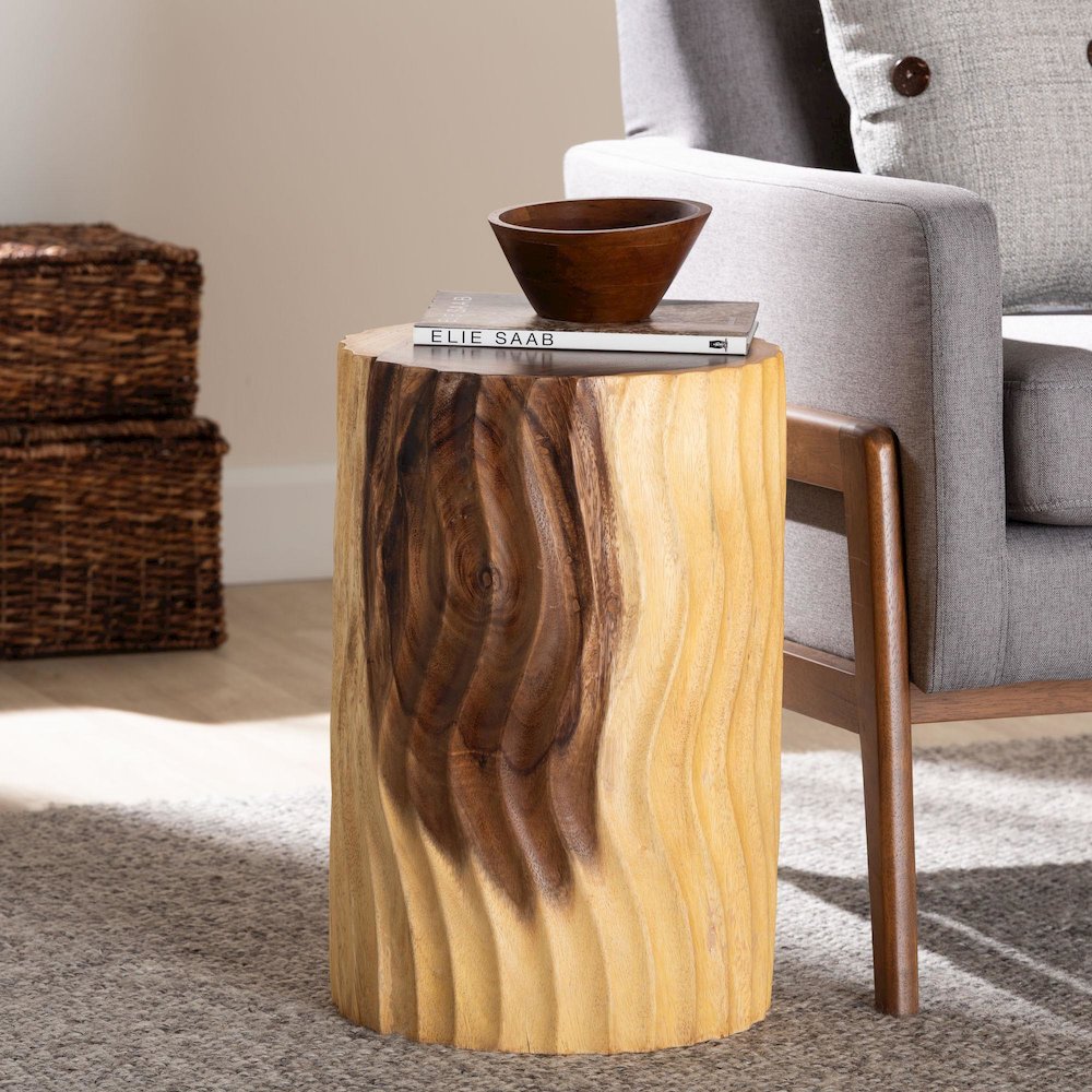 Fuchsia Hand-carved Suar Wood Side Table. Picture 7
