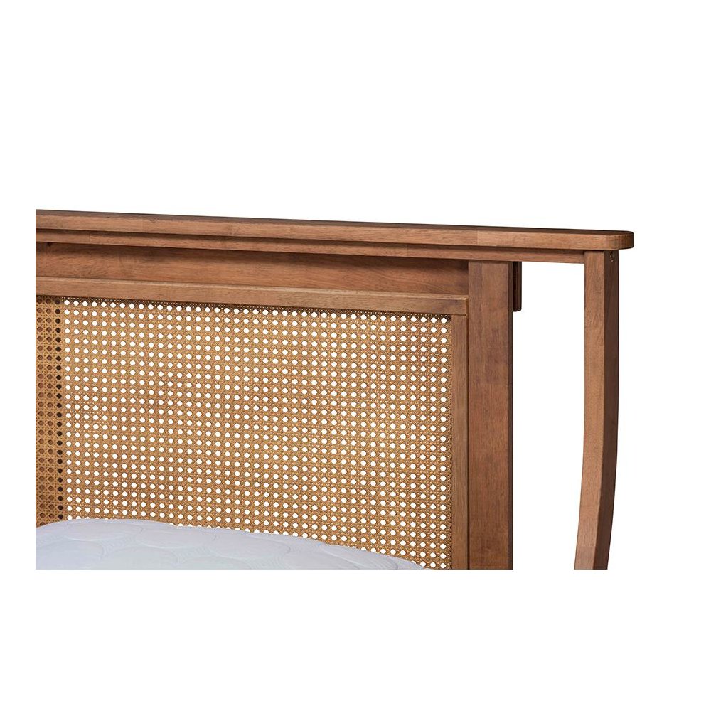 Synthetic Rattan King Size Platform Bed. Picture 4