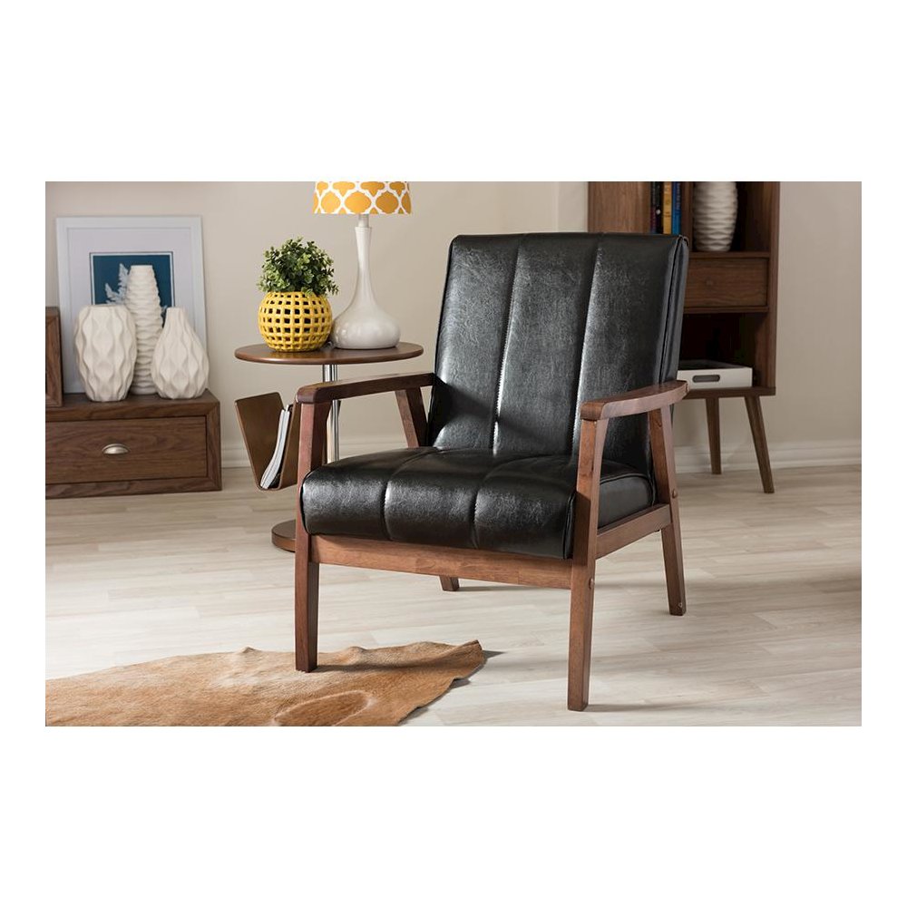 Leather Wooden Lounge Chair. Picture 4
