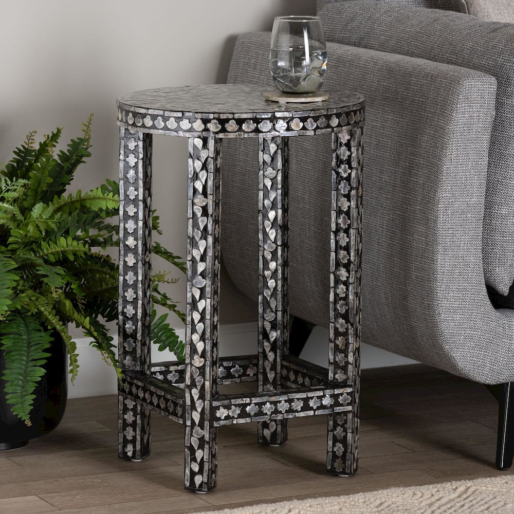 Elara Coastal Black and White Mother of Pearl Capiz Shell End Table. Picture 10