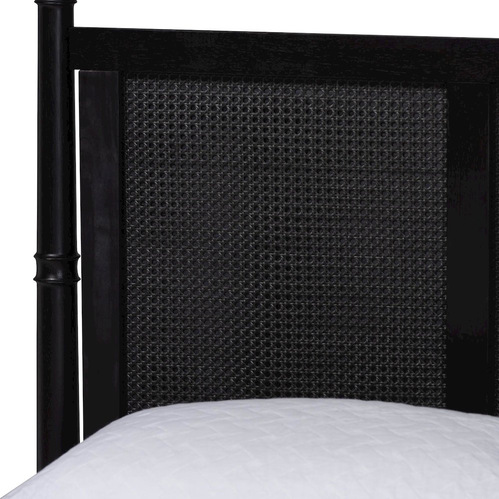 Marisela Canopy Bed. Picture 4