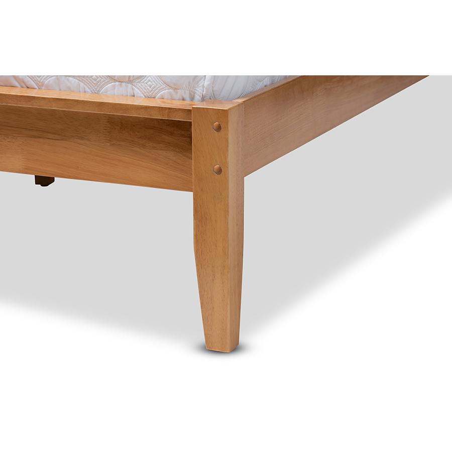 and Rustic Natural Oak and Pine Finished Wood King Size Platform Bed. Picture 5