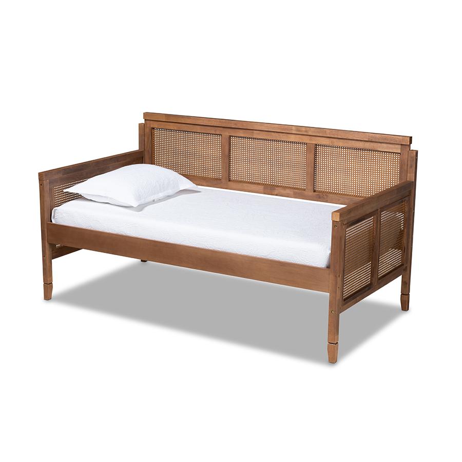 Synthetic Rattan Daybed. Picture 1