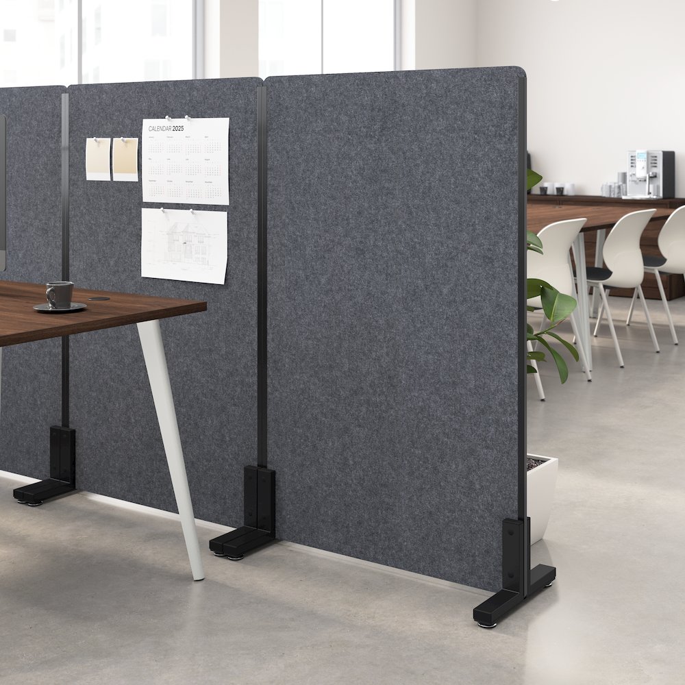 34W x 55H Freestanding Privacy Screen. Picture 2