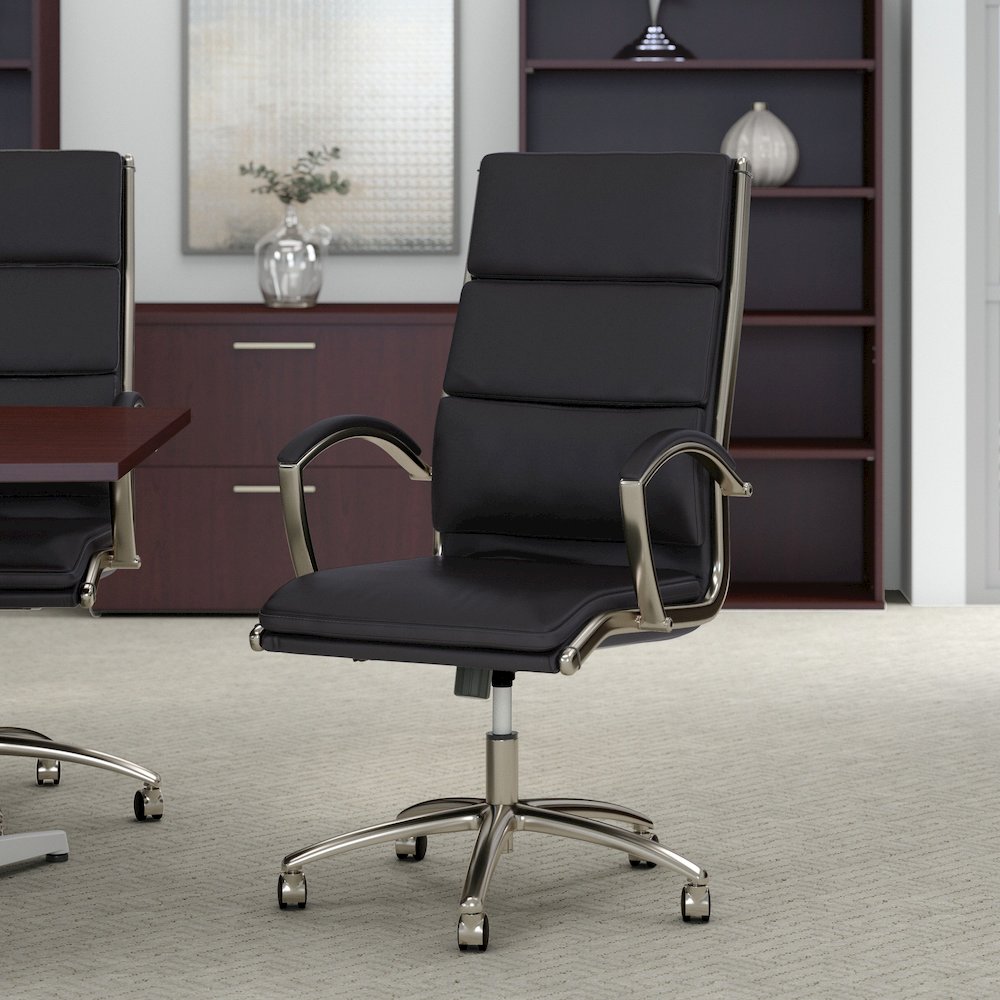 Modelo High Back Leather Executive Office Chair. Picture 2