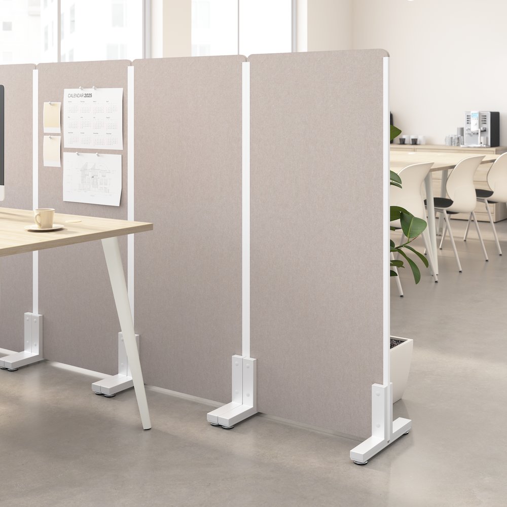 24W x 55H Freestanding Privacy Screen. Picture 2