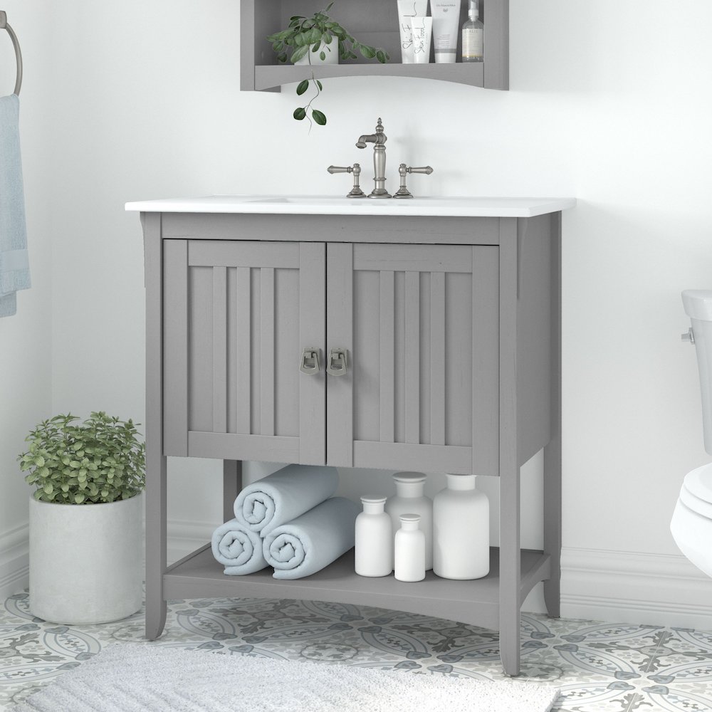 Salinas 32W Bathroom Vanity with Sink. Picture 2