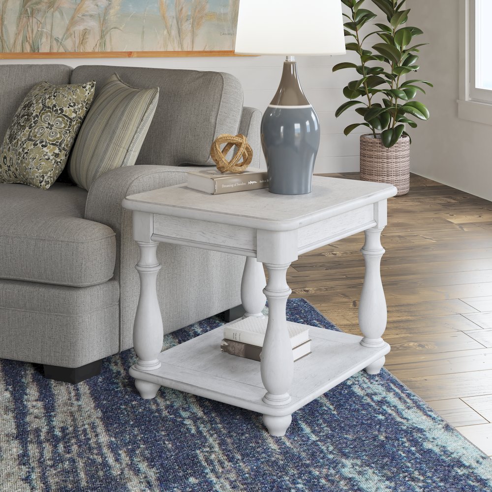 Wallce & Bay Mariano Oyster Shell Square End Table. Picture 2