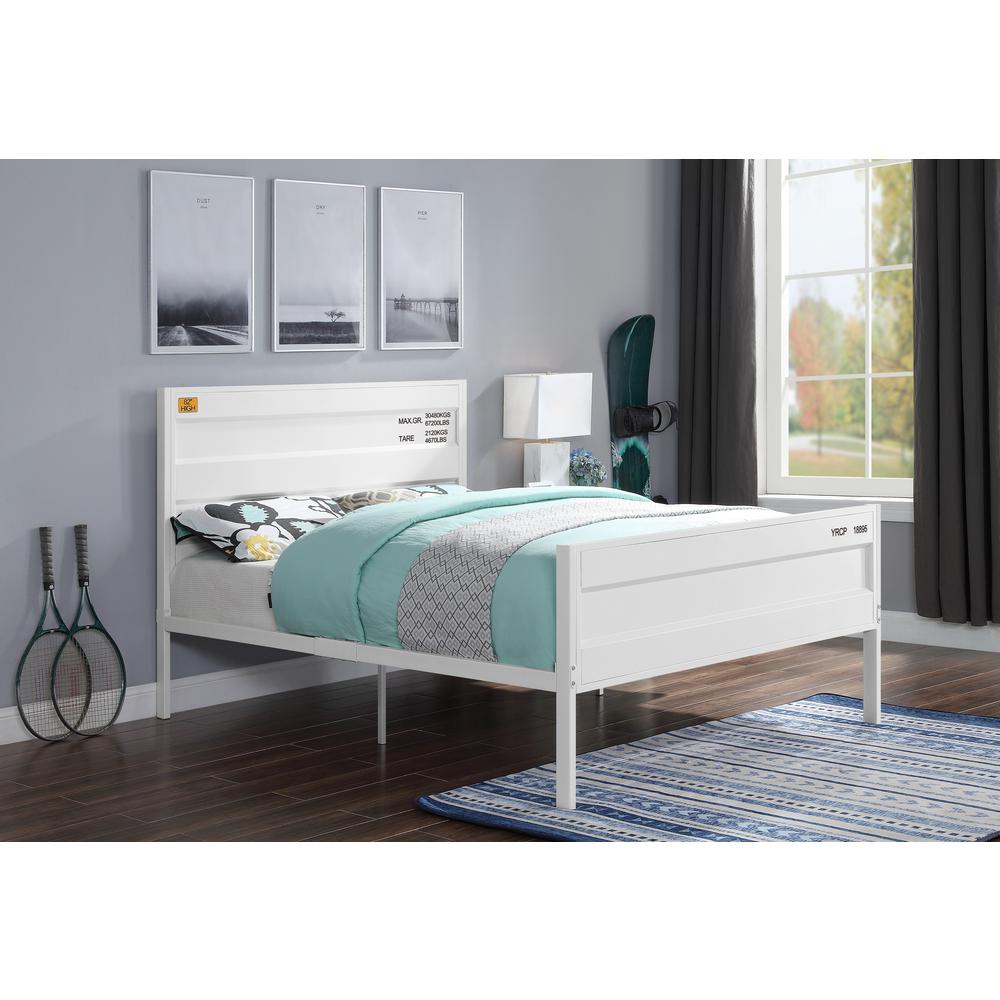Cargo Full Bed White. Picture 6