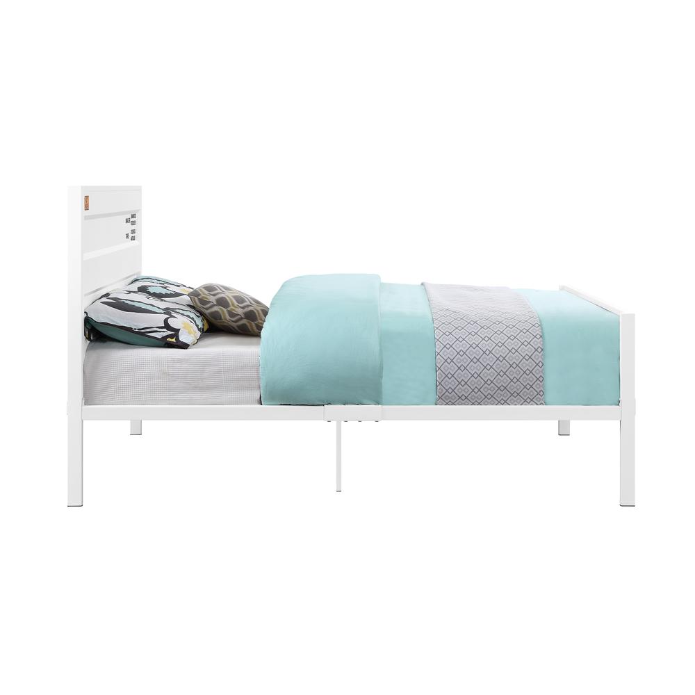 Cargo Full Bed White. Picture 7