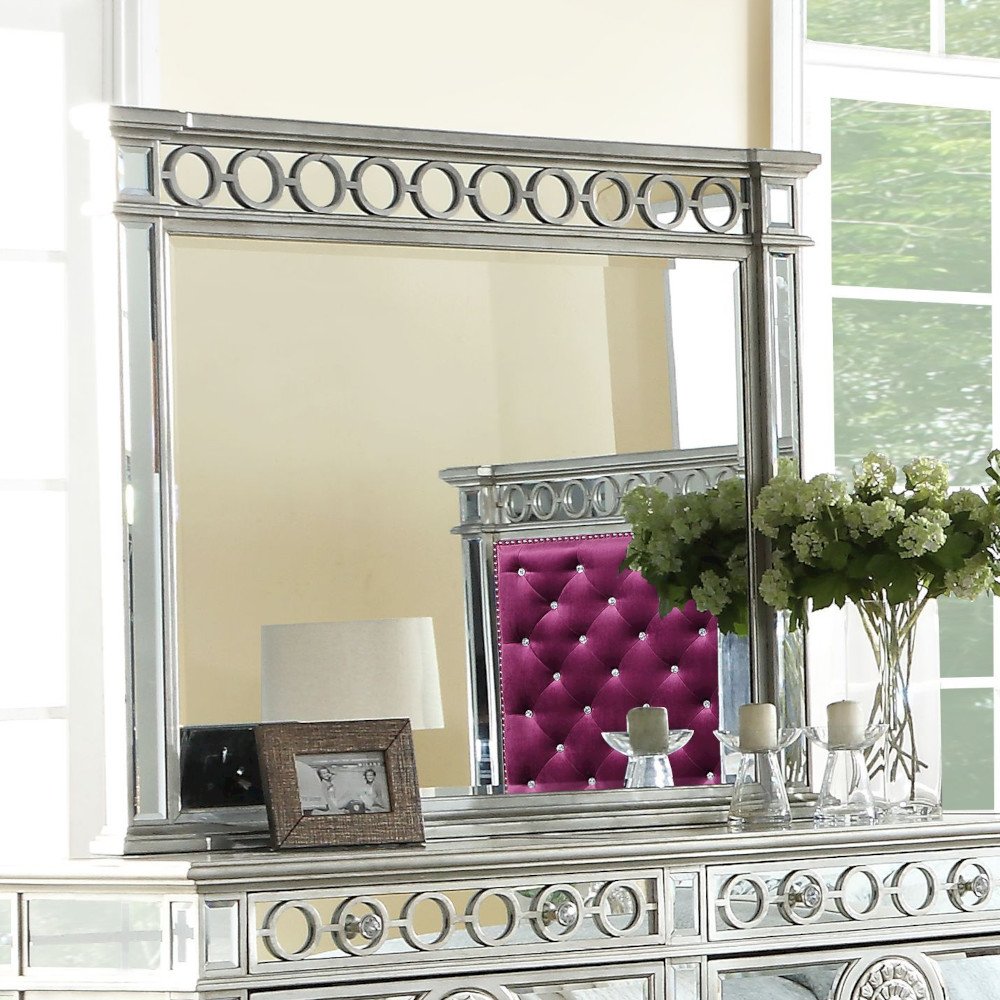Varian Mirror Mirrored & Sliver. Picture 1