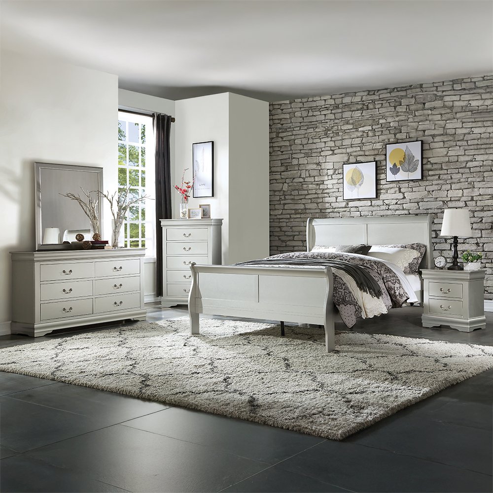 Louis Philippe Eastern King Bed Platinum. Picture 5