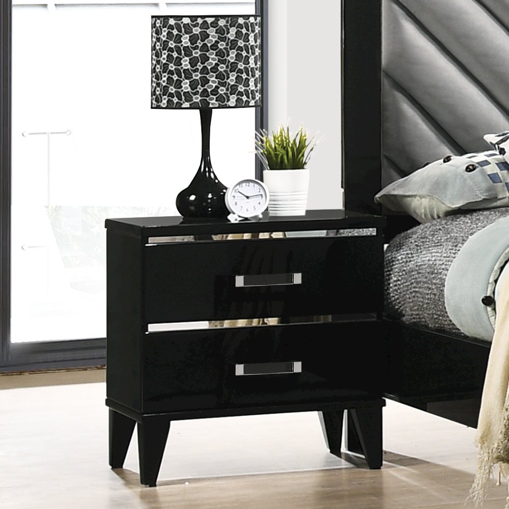 Chelsie Nightstand Black. Picture 1