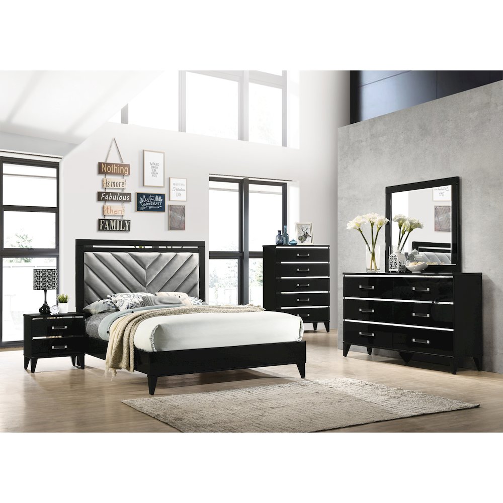 Chelsie Nightstand Black. Picture 6
