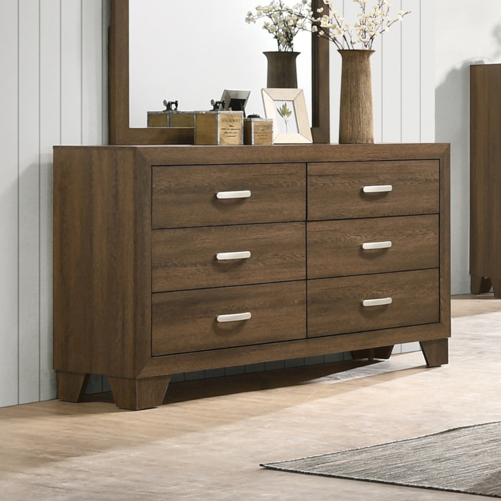 Miquell Dresser Oak. Picture 1