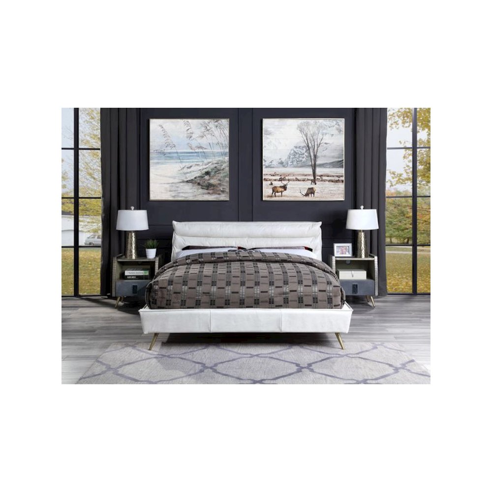 Doris Queen Bed Vintage White Top Grain Leather. Picture 1