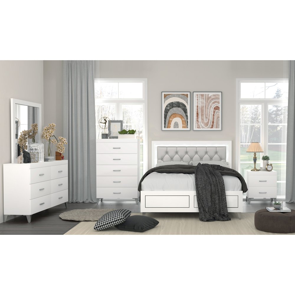 Casilda Mirror White. Picture 3