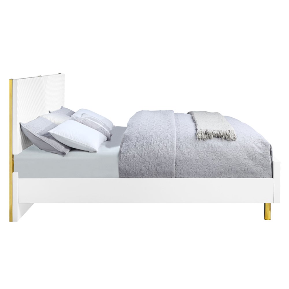 Gaines Eastern King Bed White High Gloss. Picture 4
