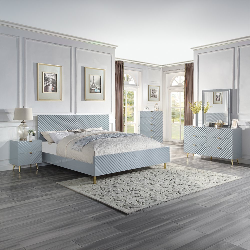Gaines Eastern King Bed Gray High Gloss. Picture 7