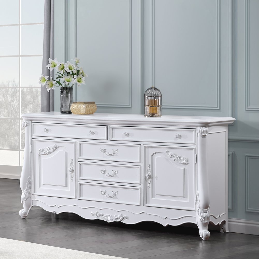 Latisha Dresser White. Picture 1