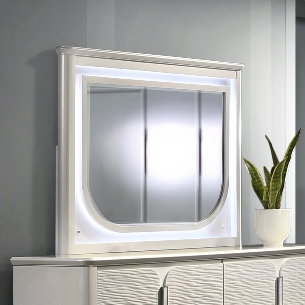 Laveda Mirror w/LED Pearl White. Picture 4