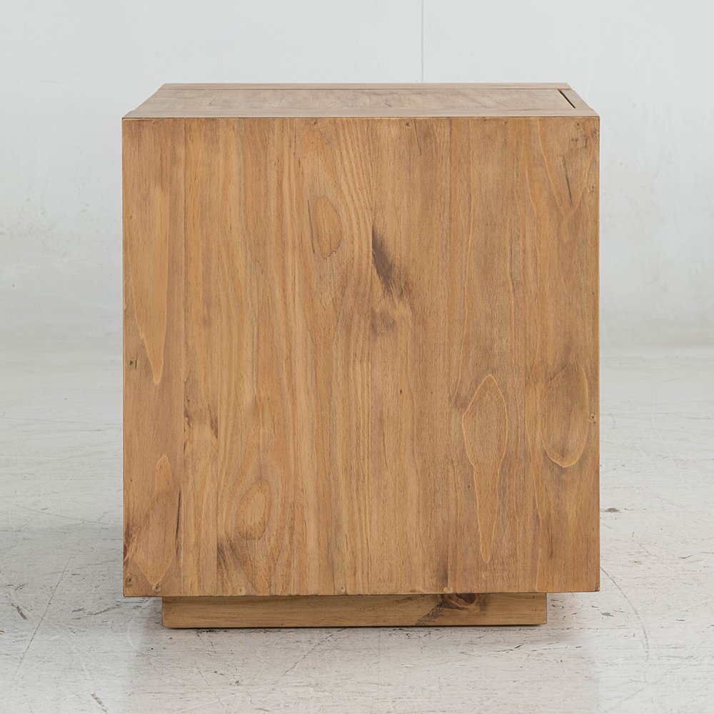 Harlan End Table Oak. Picture 4