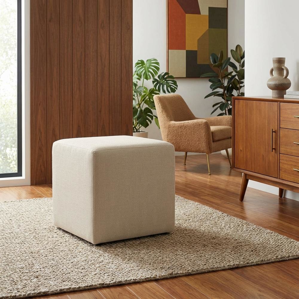 Outdoor Side Table Cover for Weatherproof Furniture Protection. Picture 3
