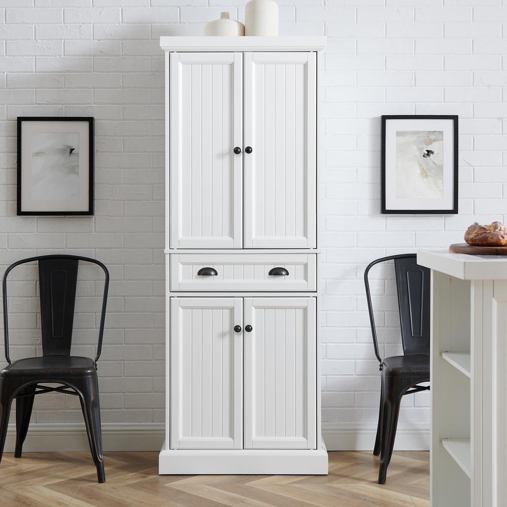 Shoreline Kitchen Storage Pantry. Picture 4