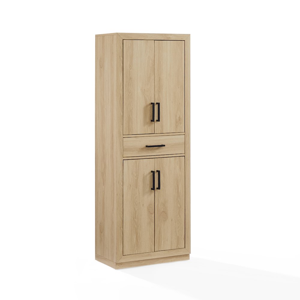 Isla Kitchen Storage Pantry. Picture 1
