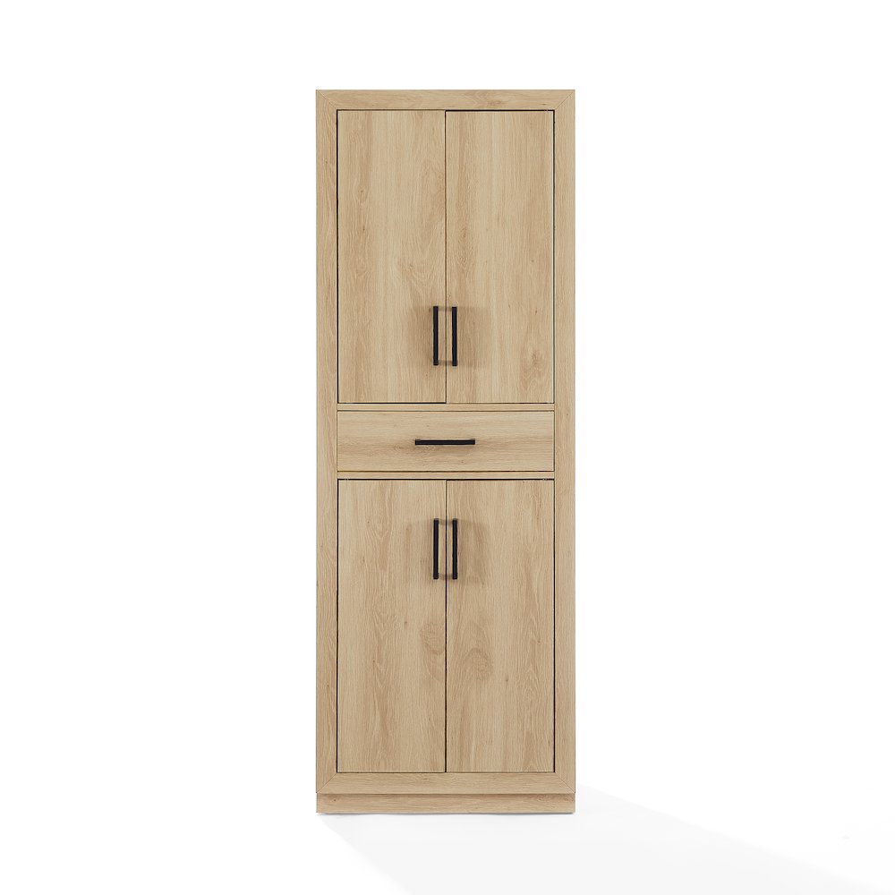 Isla Kitchen Storage Pantry. Picture 2