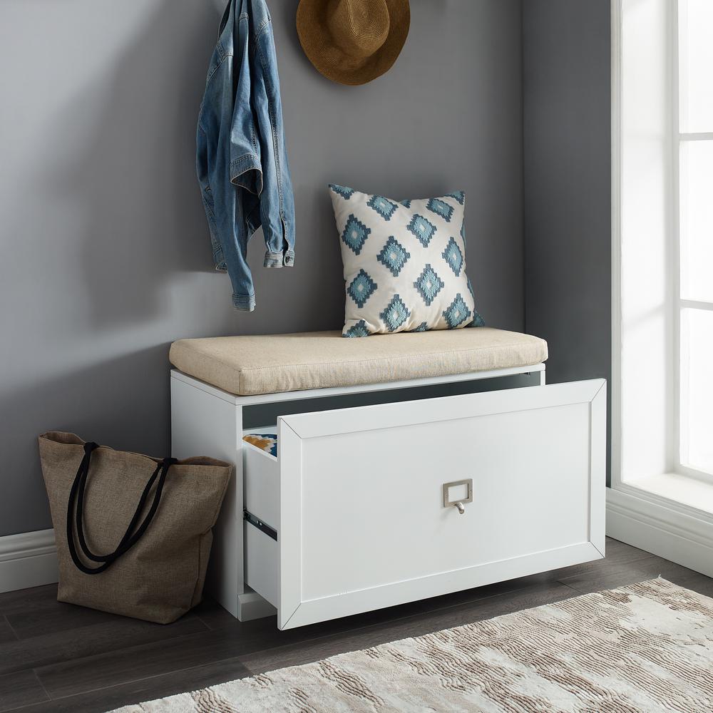 Harper Entryway Storage Bench. Picture 2